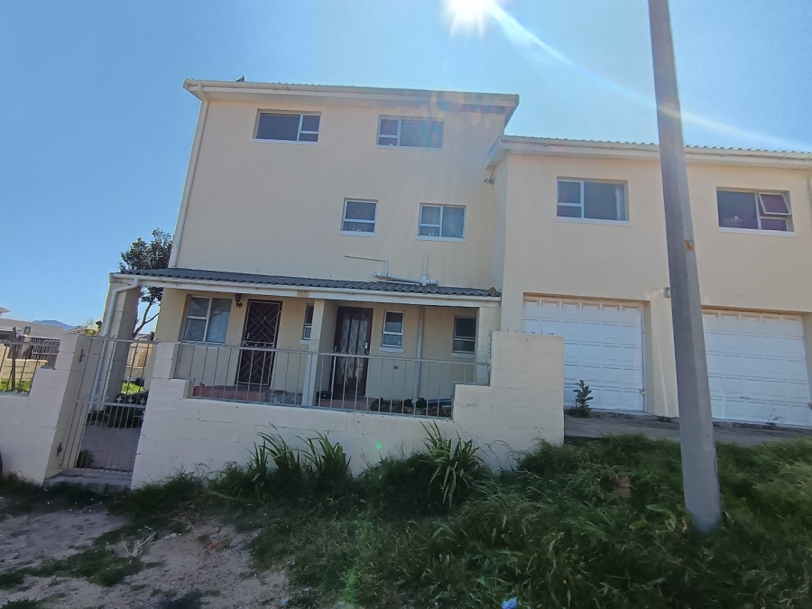 7 Bedroom Property for Sale in Ocean View Western Cape